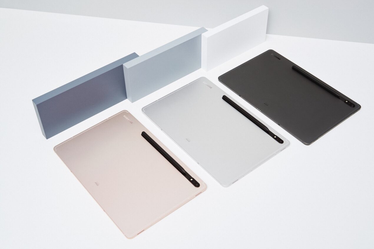 Anche i Samsung Galaxy Tab S8, in vendita da oggi, fanno record di preordini