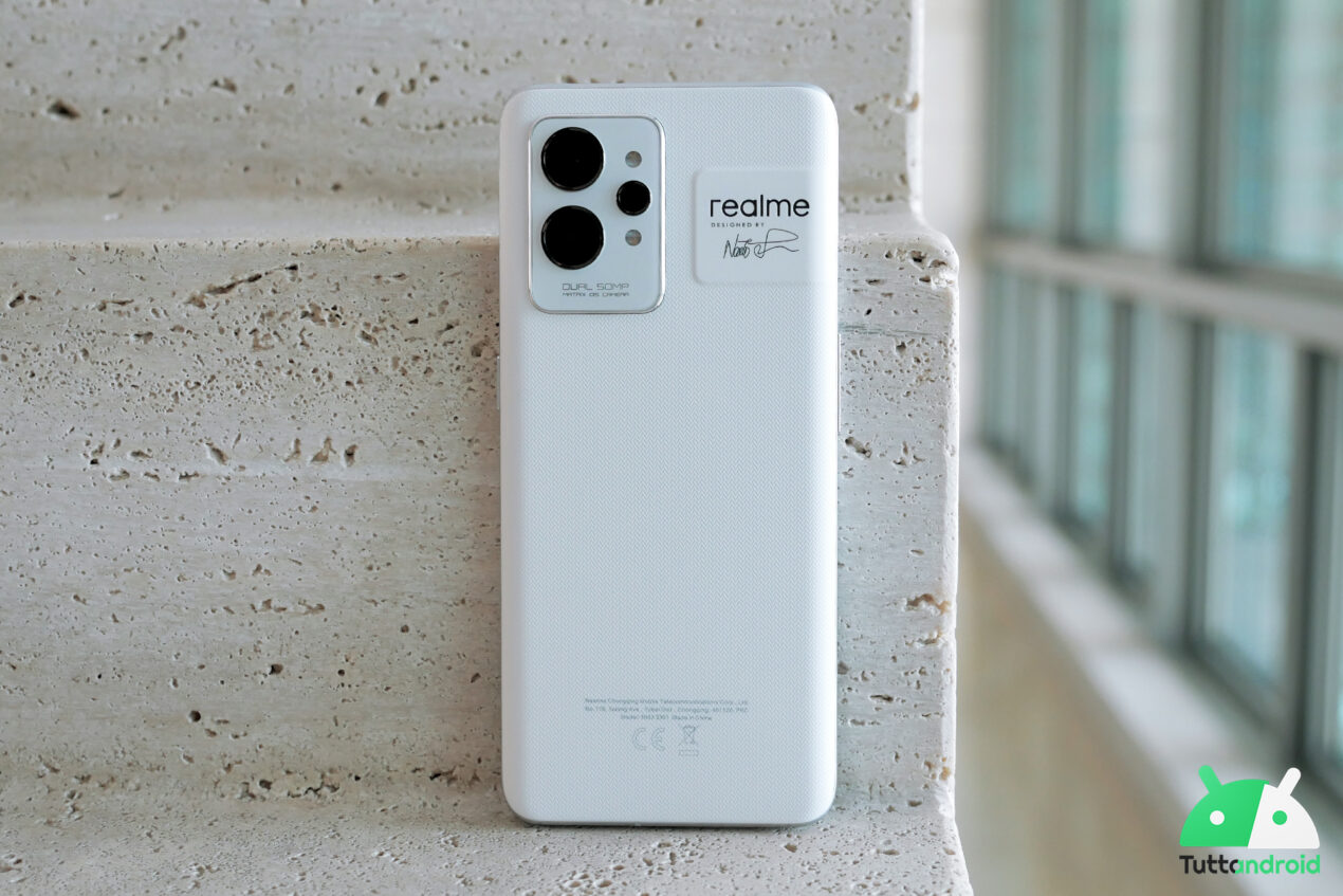 Realme annuncia l'avvio della beta di Realme UI 5.0 e Android 14 per due smartphone