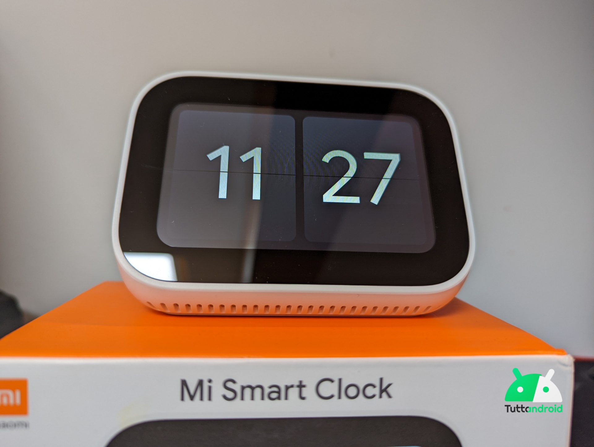 Recensione Xiaomi Mi Smart Clock, piccolo e intelligente, con un limite da  considerare