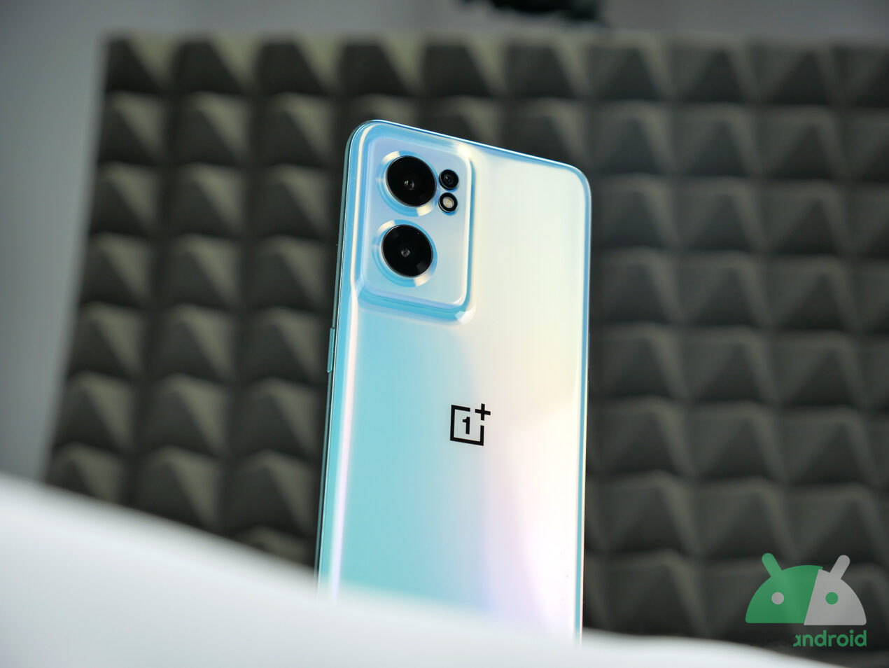 Nuovi aggiornamenti per OnePlus Nord CE 2 5G, Samsung Galaxy A52s 5G e altri
