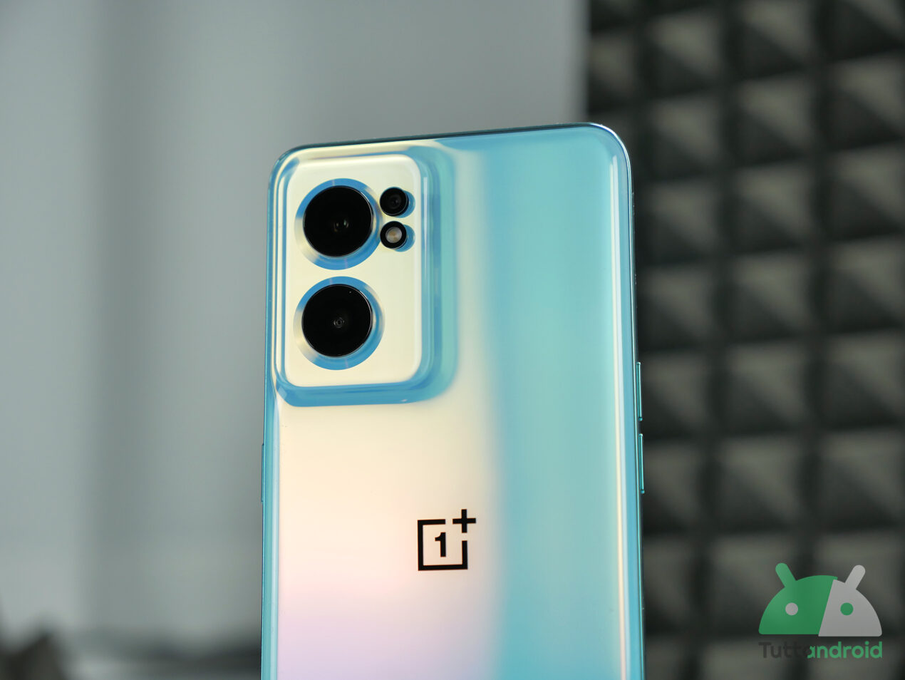 Il primo pieghevole di OnePlus è in sviluppo: sarà una 