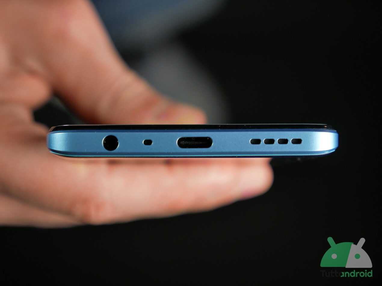 Realme punta al record: al MWC 2022 in arrivo la ricarica più veloce al mondo