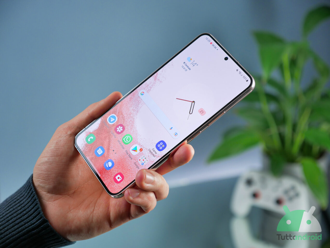 Non fate cadere Samsung Galaxy S22 a terra: i danni potrebbero essere elevati
