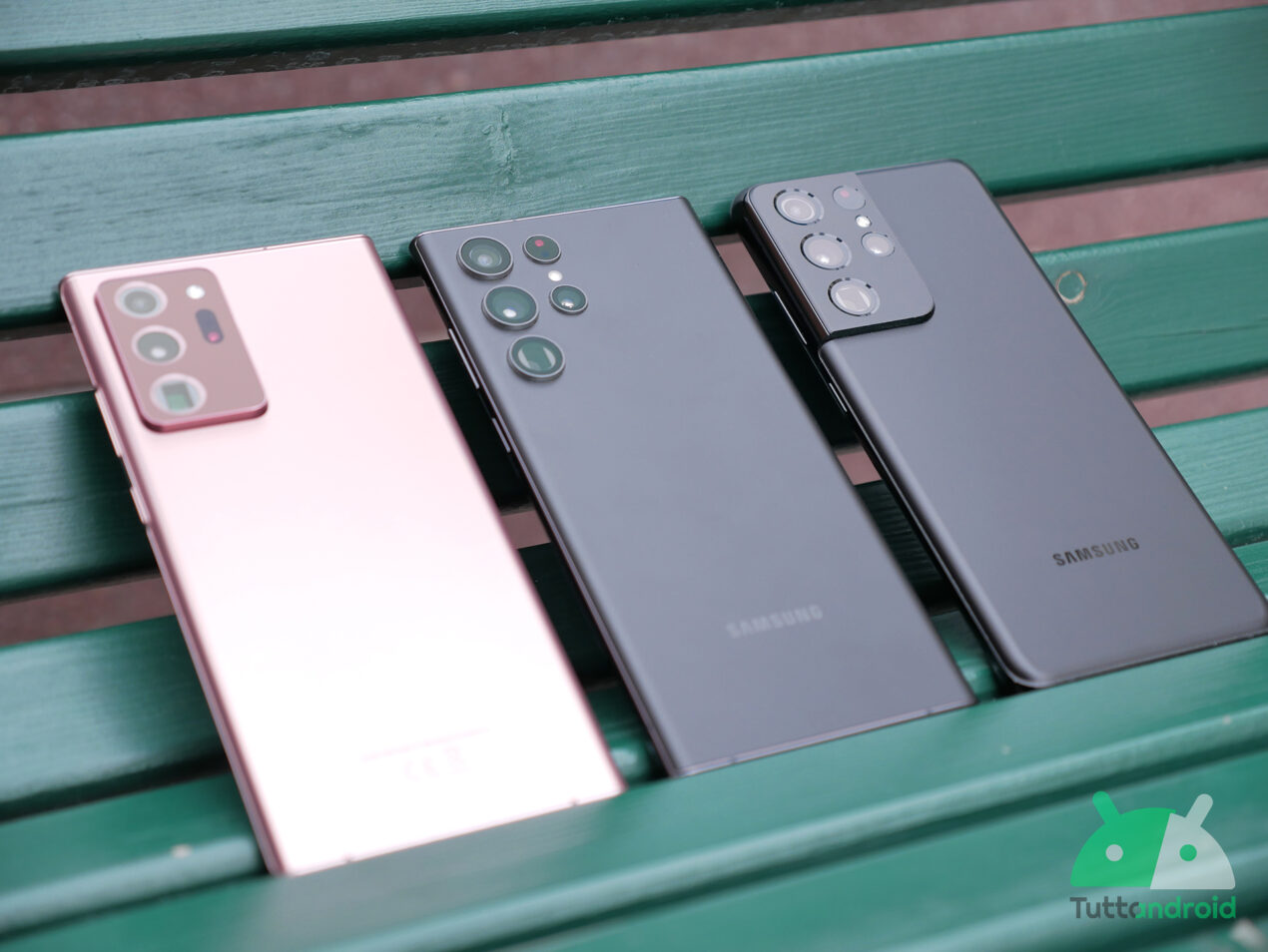 Questi due caricabatterie rapidi Samsung sono in offerta a metà prezzo su Amazon