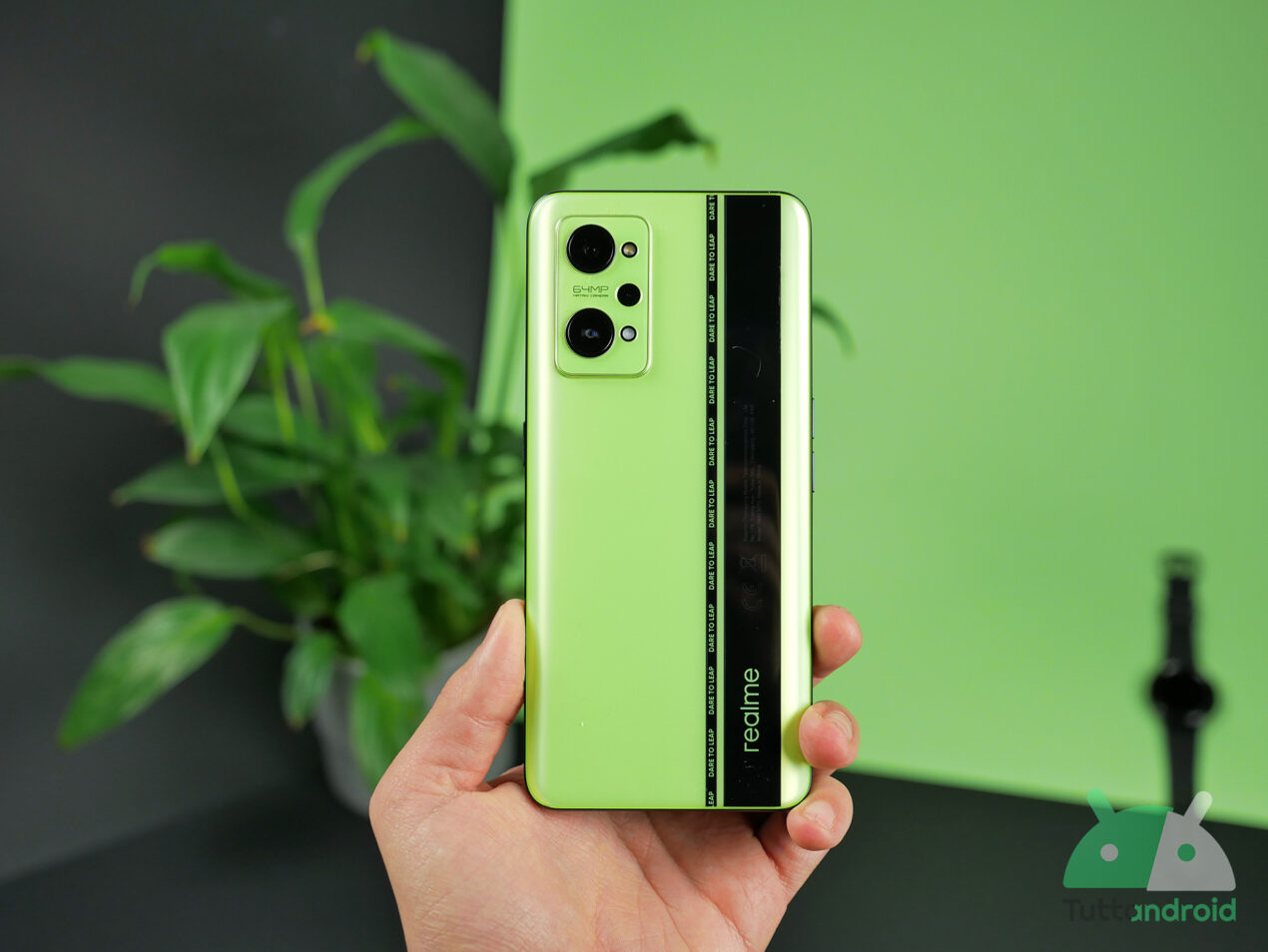 Realme GT Neo 2 in offerta su Amazon a prezzi molto interessanti