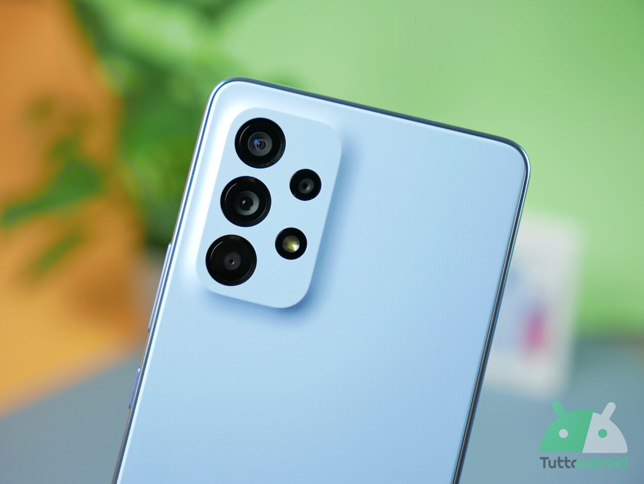 Aggiornamenti in arrivo per alcuni smartphone Samsung, OnePlus e Xiaomi