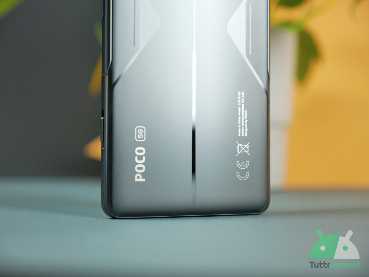 POCO F4 e F4 Pro vicini al debutto: prime foto reali e specifiche confermate