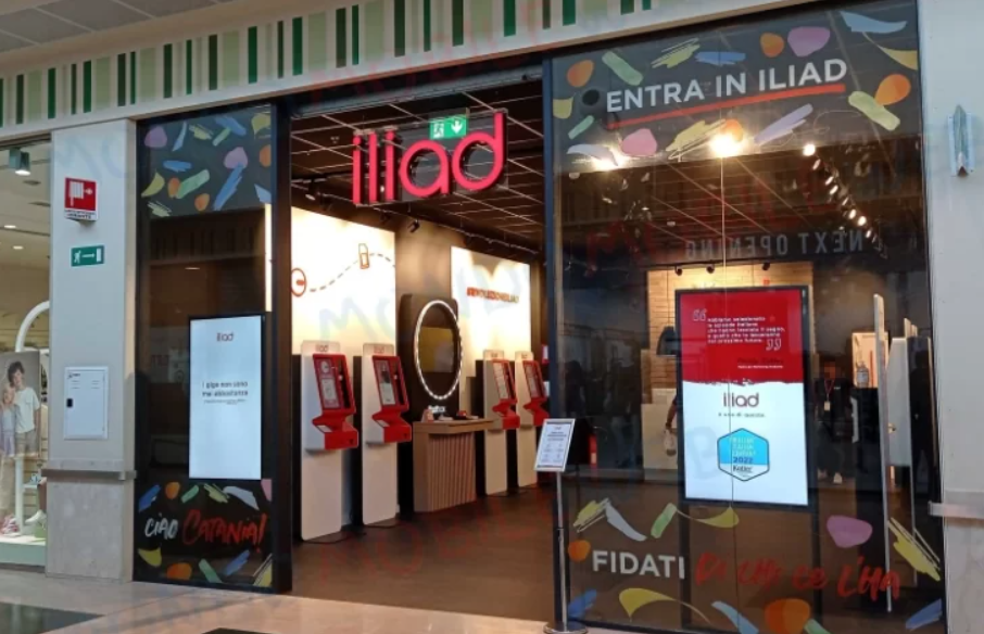 Iliad continua ad avere successo e cambia la location del suo store a Catania