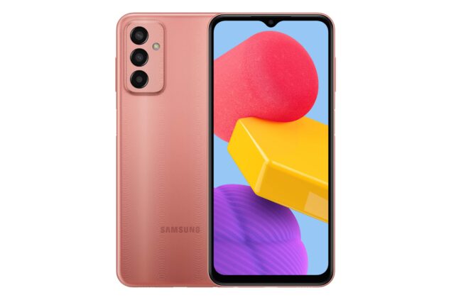 Immagine di Samsung Galaxy M13 in colorazione Orange Copper condivisa da evLeaks