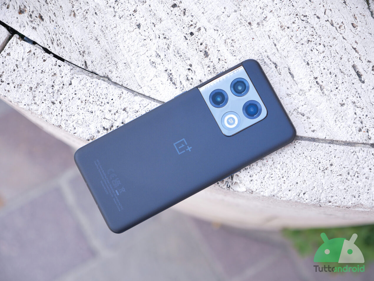 Android 16 e patch per questi dispositivi OnePlus, OPPO, POCO e Samsung: le novità