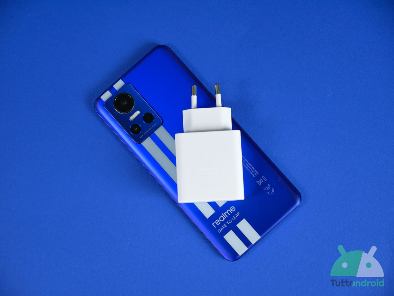 Velocità di ricarica da record per Realme GT Neo5: potrebbe raggiungere i 240 W