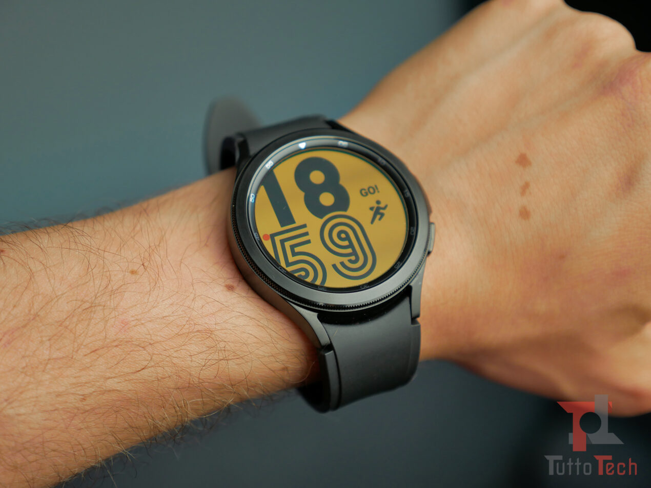 Tanti smartwatch in offerta con questo coupon, ma solo per poche ore