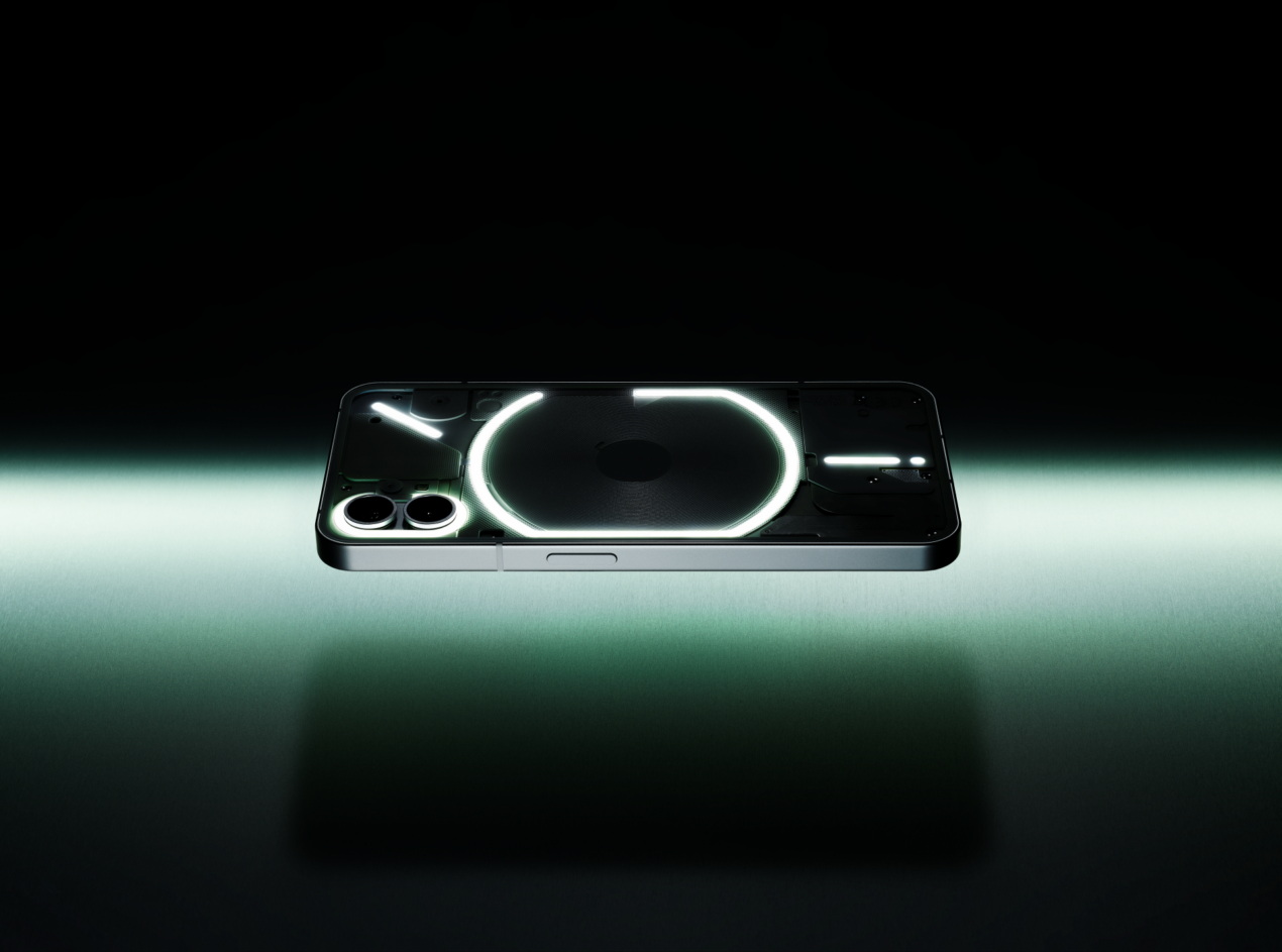 Nothing Phone (1) è ufficiale in Italia: è la porta d'accesso del futuro ecosistema