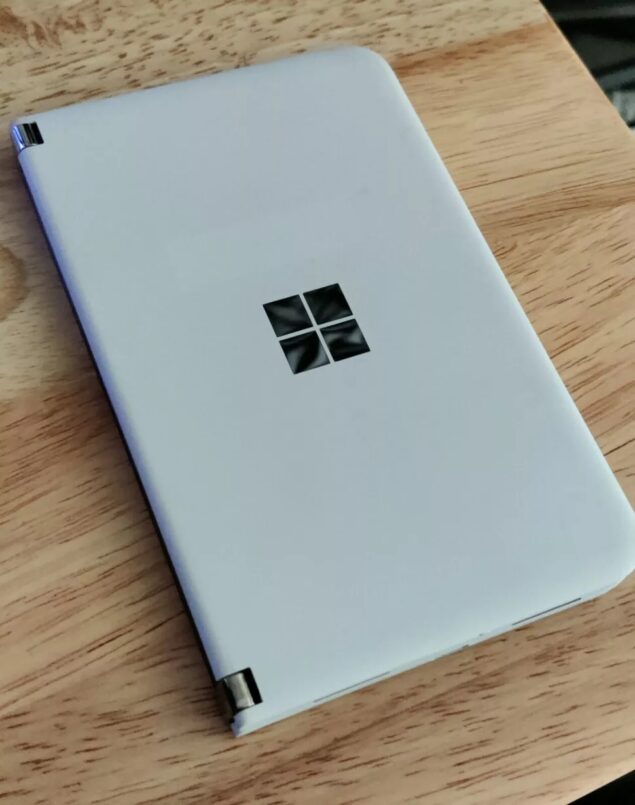 Il design di Cronos, il Microsoft Surface Duo 2 Lite mai nato