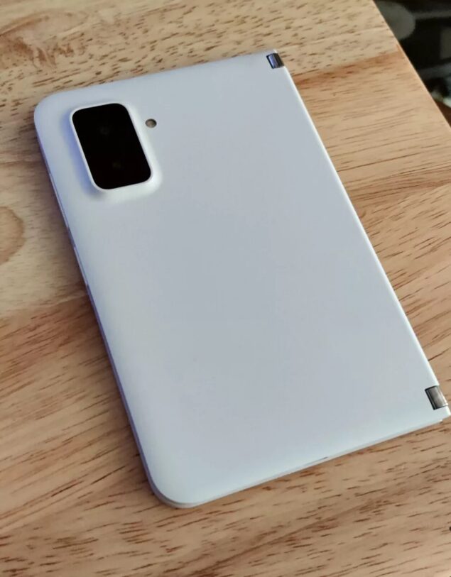 Il design di Cronos, il Microsoft Surface Duo 2 Lite mai nato