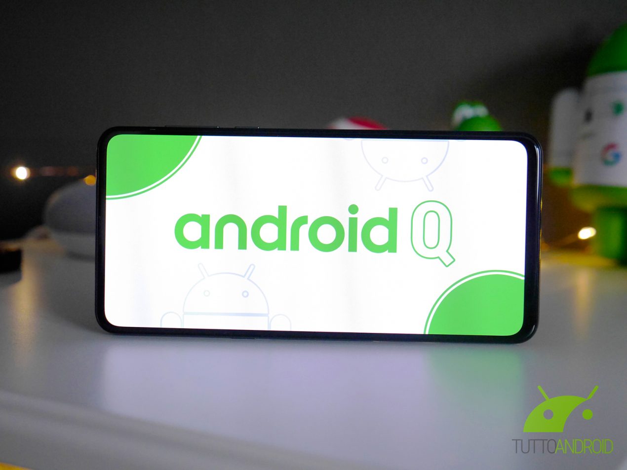 Google rilancia Android Q, versione 10: ecco Dark Theme, nuova barra di navigazione e molto altro