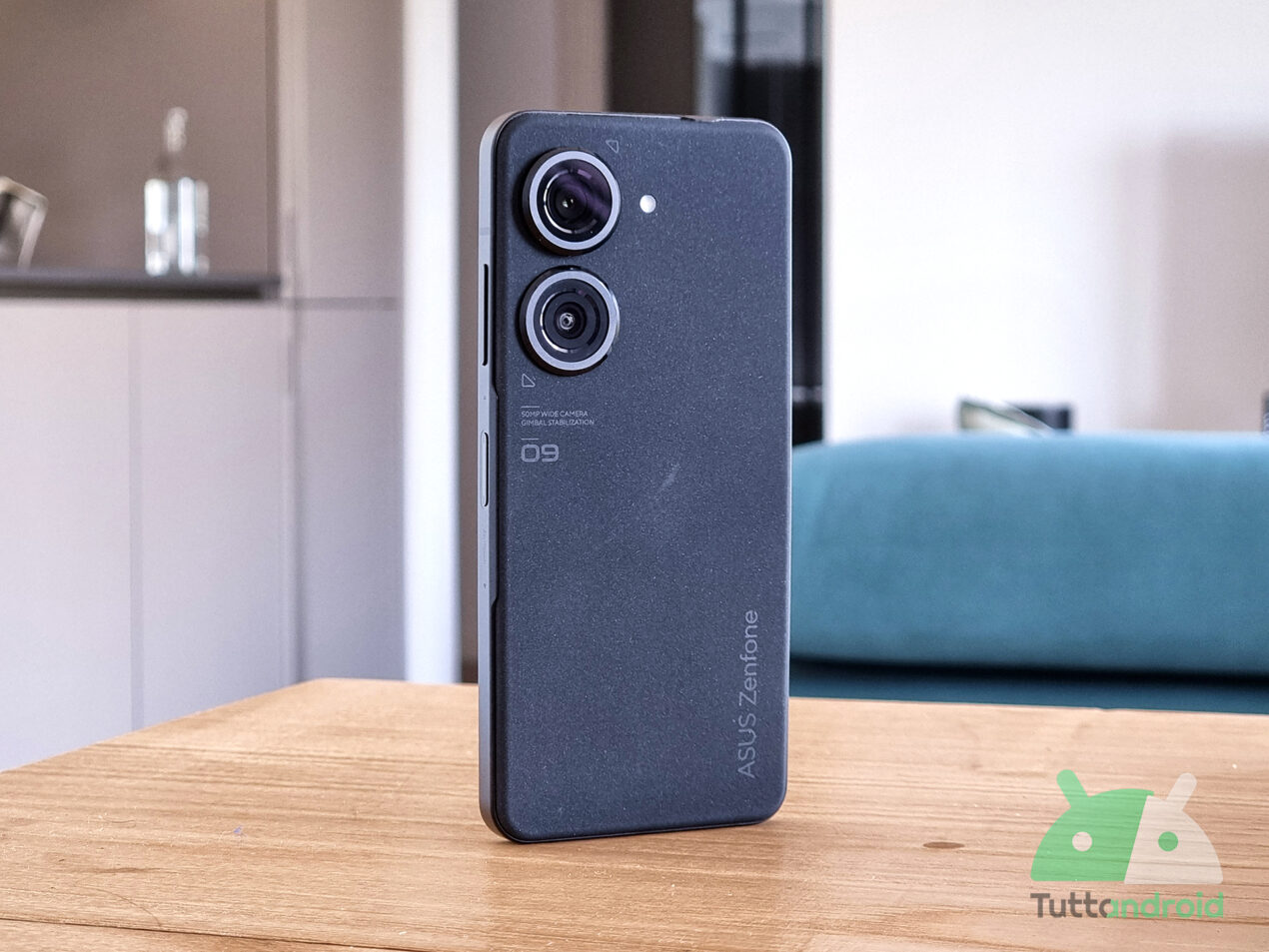 ASUS Zenfone 9 assaggia Android 14, nuove patch per Samsung Galaxy F41 e due OnePlus