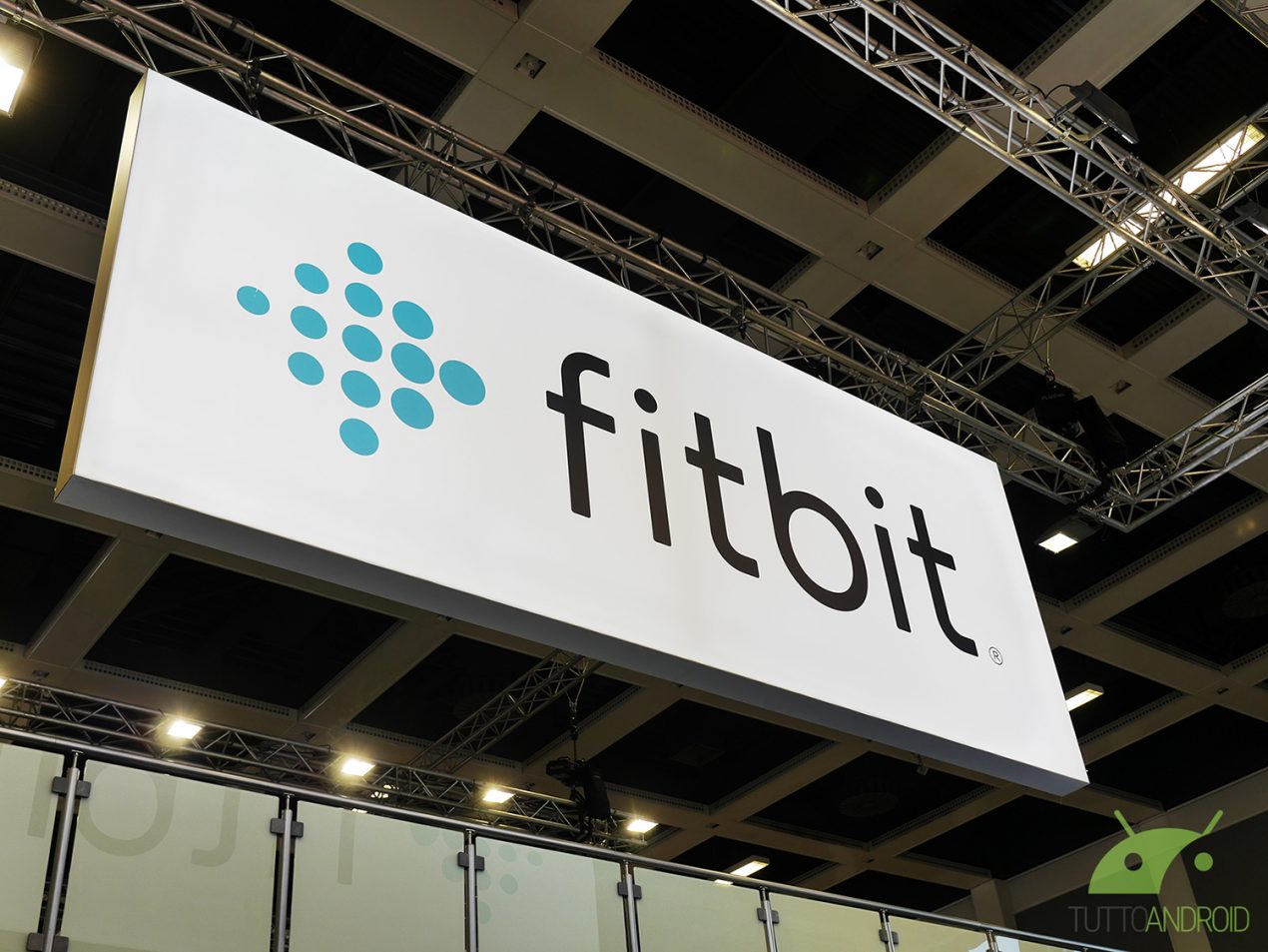Fitbit migliora il supporto a Google Fit ma abbandona altre 2 app
