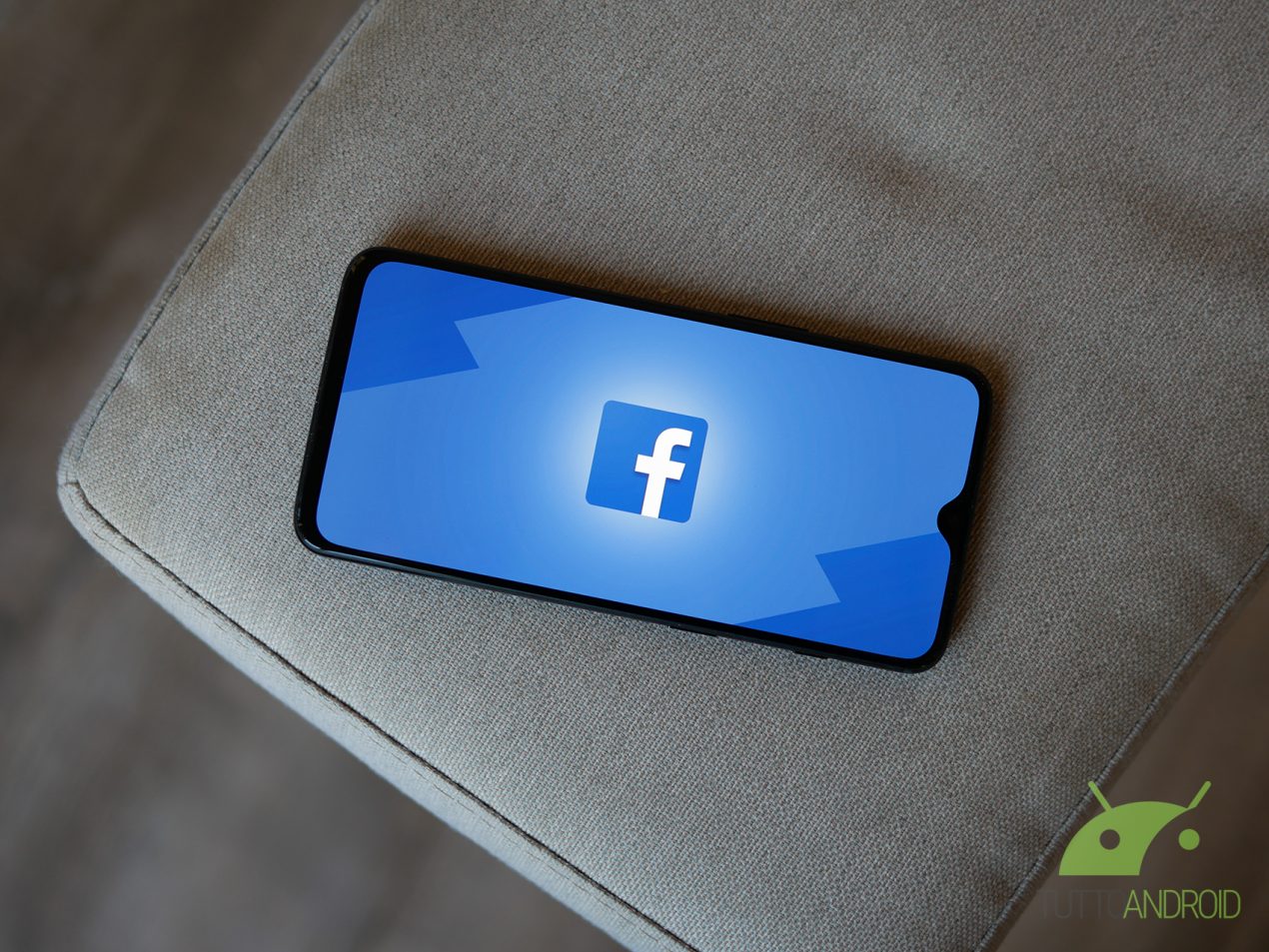 Facebook lavora alla Modalità scura per la sua app: ecco la prima immagine