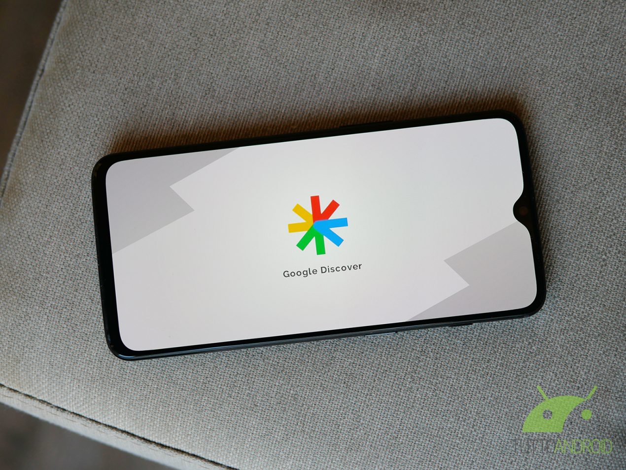 Google Discover si aggiorna con il tasto Segui e nuovi contenuti da Instagram, X e YouTube