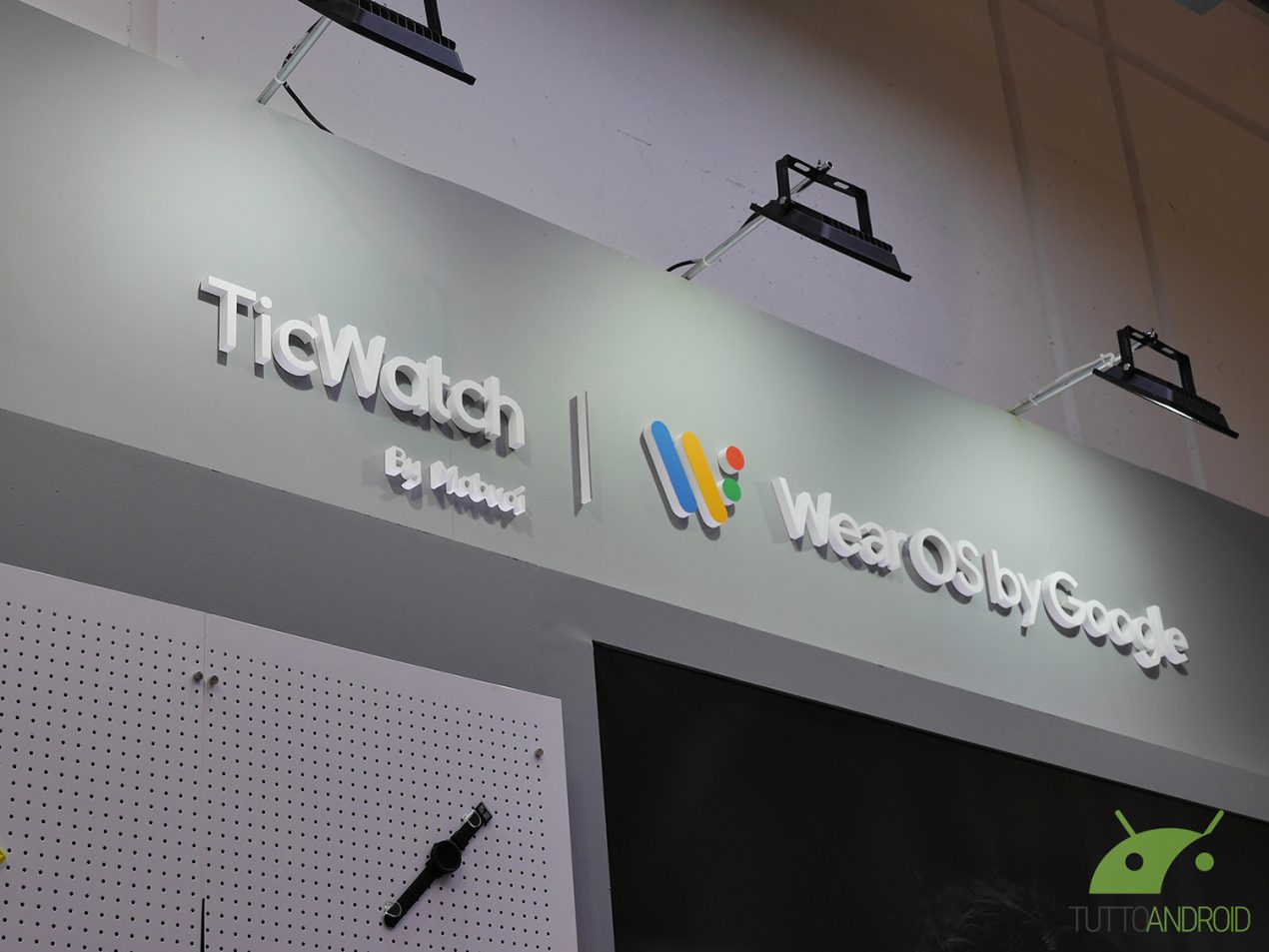 TicWatch E3 sta finalmente ricevendo Wear OS 3.5 con parecchie novità