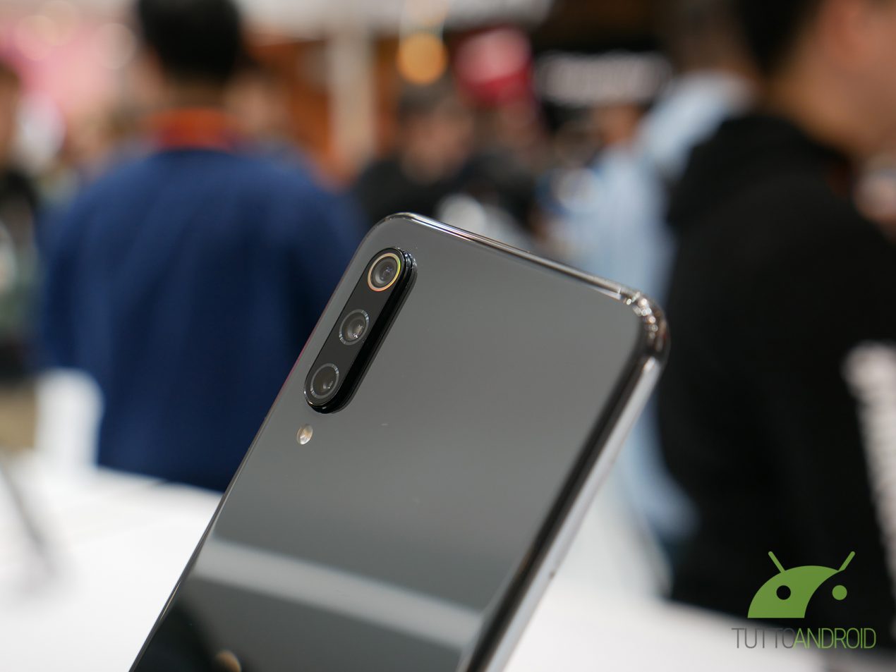 Xiaomi Mi 9 SE riceve una nuova MIUI 11 Stabile con le patch di dicembre