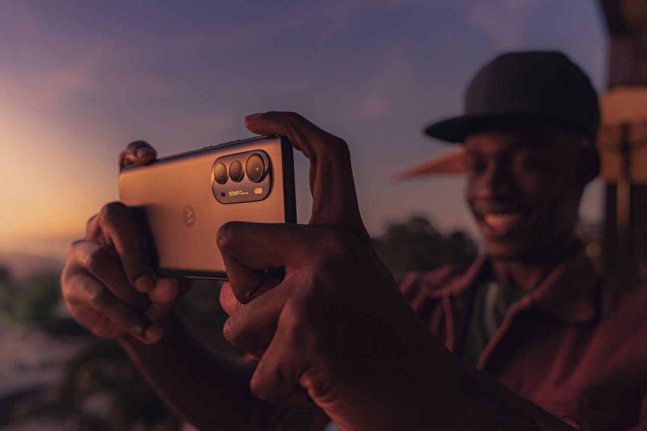 Motorola Edge (2022) è ufficiale e punta a conquistare la fascia media negli USA