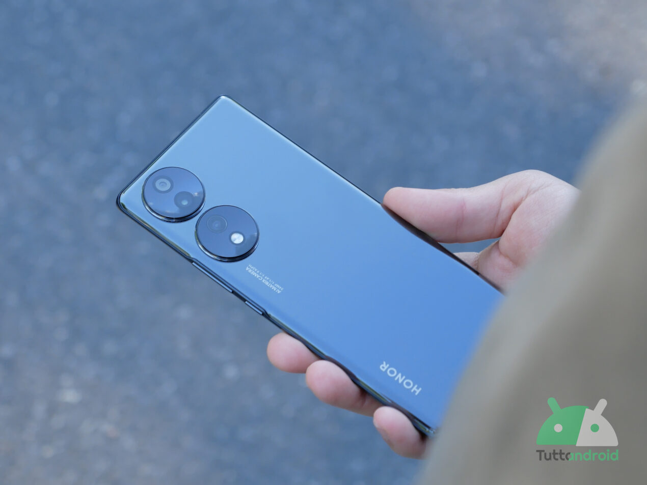 Ancora pochi giorni per avere HONOR 70 5G in super sconto (con 2 regali)
