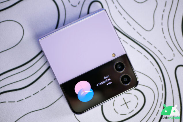 samsung galaxy z flip 4 display esterno tta