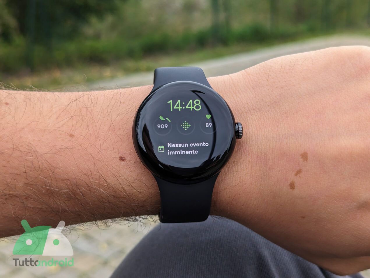 Una funzionalità ritorna su Google Pixel Watch, mentre il rilevamento di cadute potrebbe essere vicino