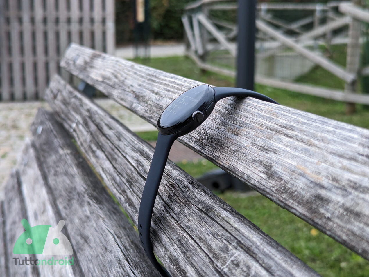 Google potrebbe sposare l'alluminio per Pixel Watch 2; Fitbit prepara il 