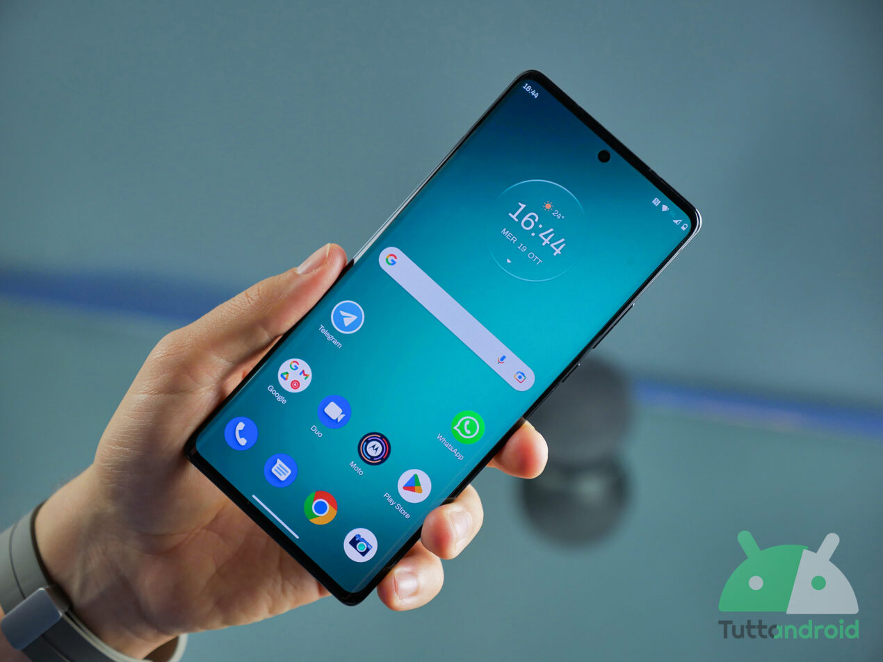 Quasi 300 euro di sconto per Motorola Edge 30 Ultra con l'offerta Amazon