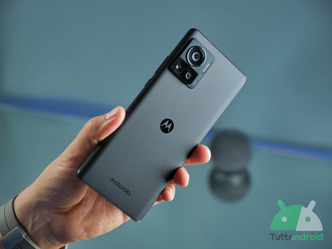 Una bella coppia di smartphone Motorola è in offerta su Amazon