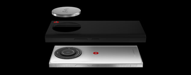 Leica Leitz Phone 2 con cover e copri obiettivo