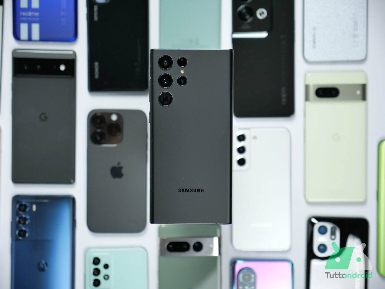 Il mercato degli smartphone incassa il peggior trimestre di sempre