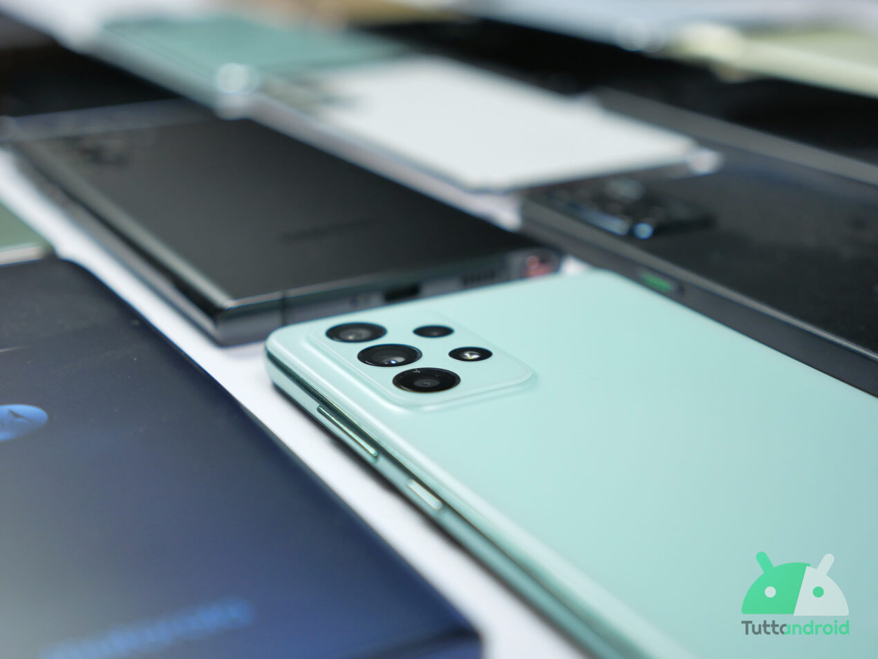 Patch di ottobre per alcuni Samsung; aggiornamento per Chromecast con Google TV 4K