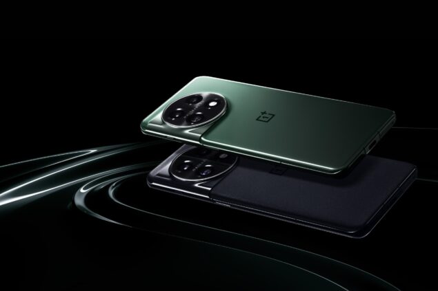 OnePlus 11 5G in entrambe le colorazioni