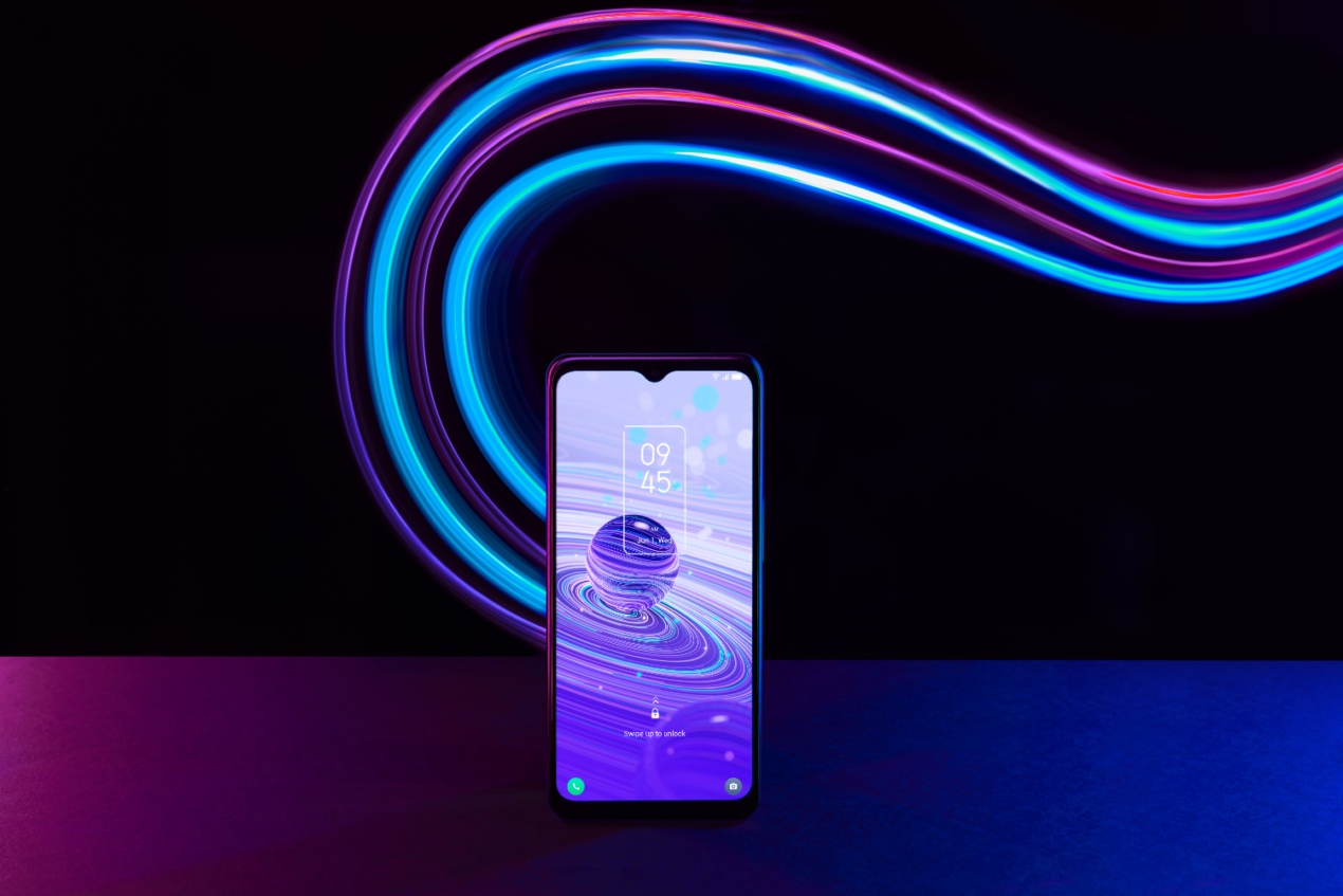 TCL ha presentato gli smartphone della serie 40 e nuovi tablet NTXPAPER al MWC