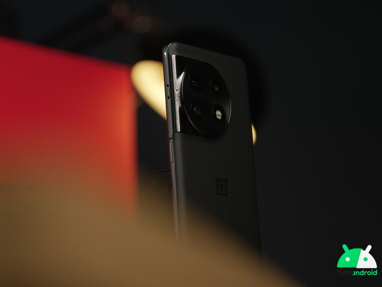 OnePlus 11 Concept stuzzica la nostra curiosità con un paio di immagini
