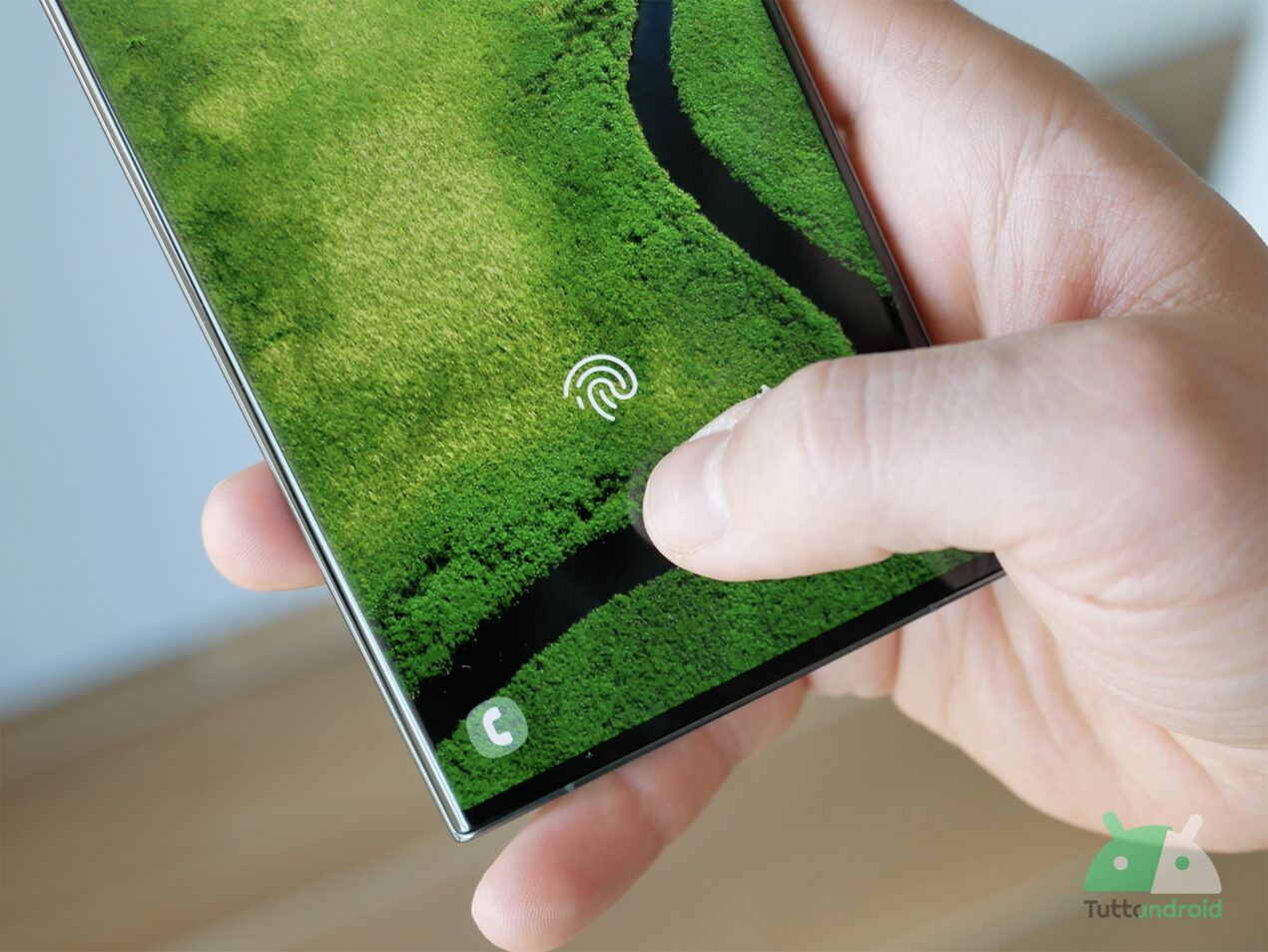 Samsung svela un display OLED rivoluzionario che può leggere impronte e pressione