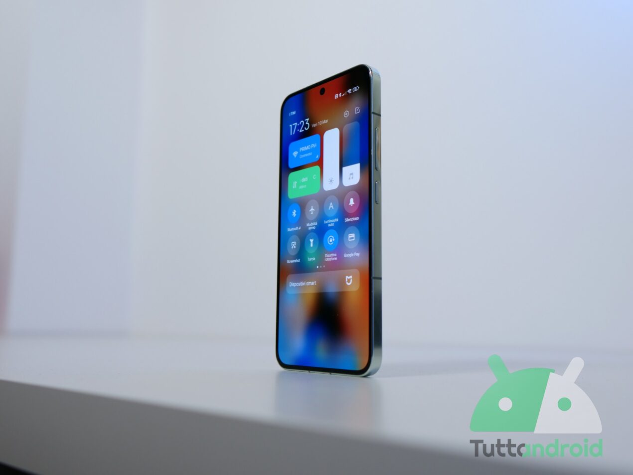 Recensione Xiaomi 13: salto di qualità ma i prezzi sono esagerati