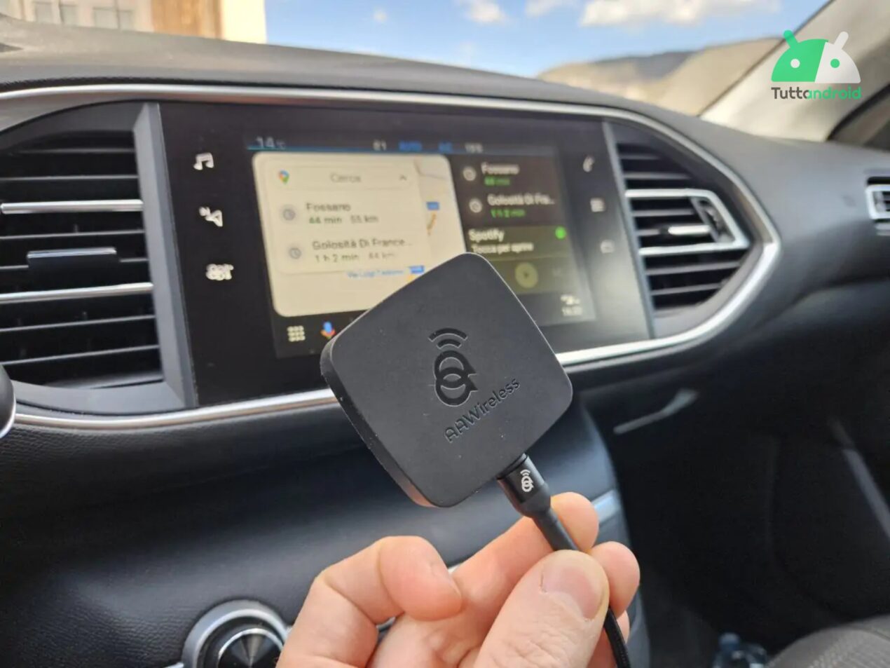 Sbarazzatevi dei cavi per Android Auto: calo di prezzo permanente per AAWireless