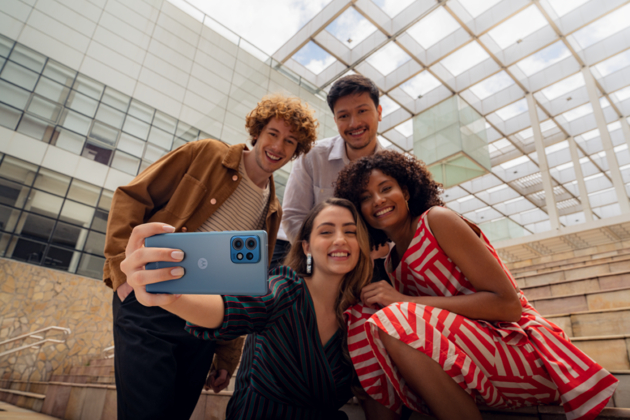 Motorola Edge 40 Pro è ufficiale con Snapdragon 8 Gen 2 e ricarica ultrarapida