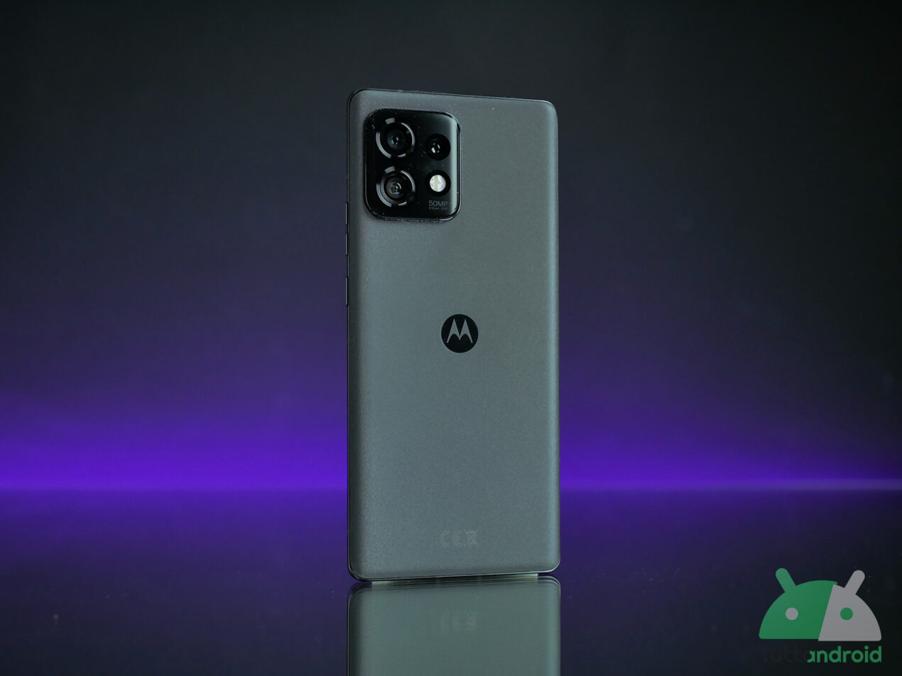 Motorola Edge 40 Pro in offerta su Amazon con quasi 200 euro di sconto