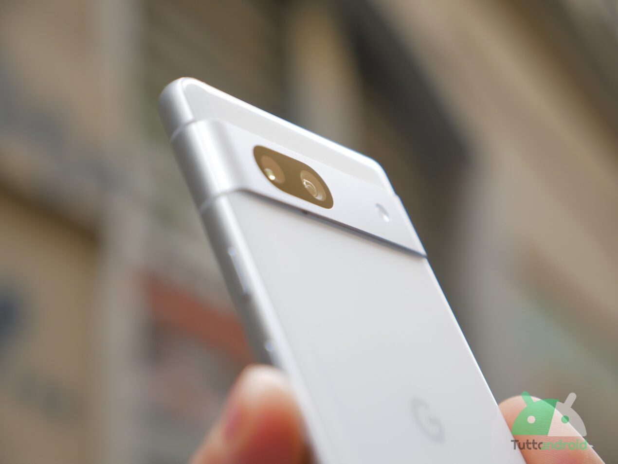 Primo grande sconto per Google Pixel 7a, in offerta a 100 euro in meno