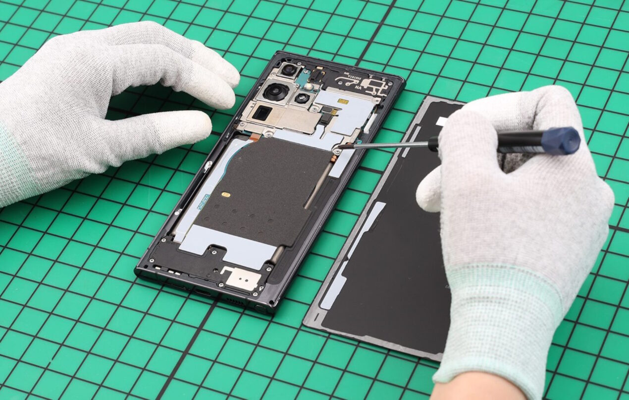 Riparare da soli il proprio Samsung Galaxy è possibile: Self-Repair è disponibile in Italia