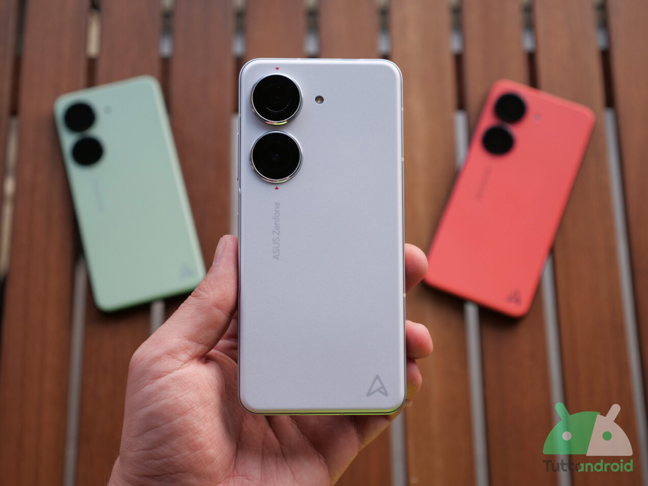 ASUS smentisce le voci: Zenfone 10 non sarà l'ultimo della serie