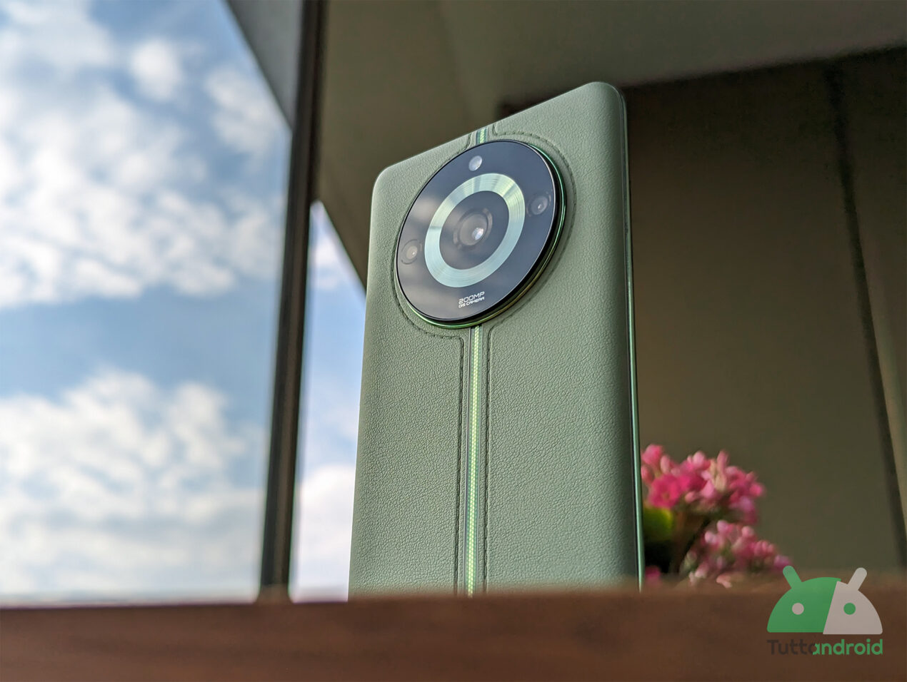 Recensione Realme 11 Pro+: punta tutto sui numeri, 512GB, 120Hz, 200mpx e 100W