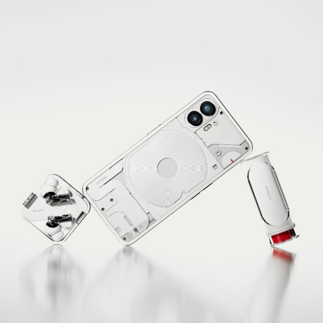 Nothing Phone (2) con Ear (2) e Ear Stick