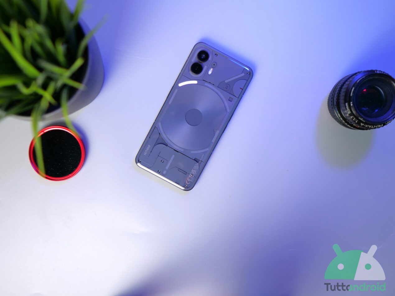 Nothing Phone (2) non riceverà Android 17: Carl Pei spiega il motivo e ammette alcuni errori